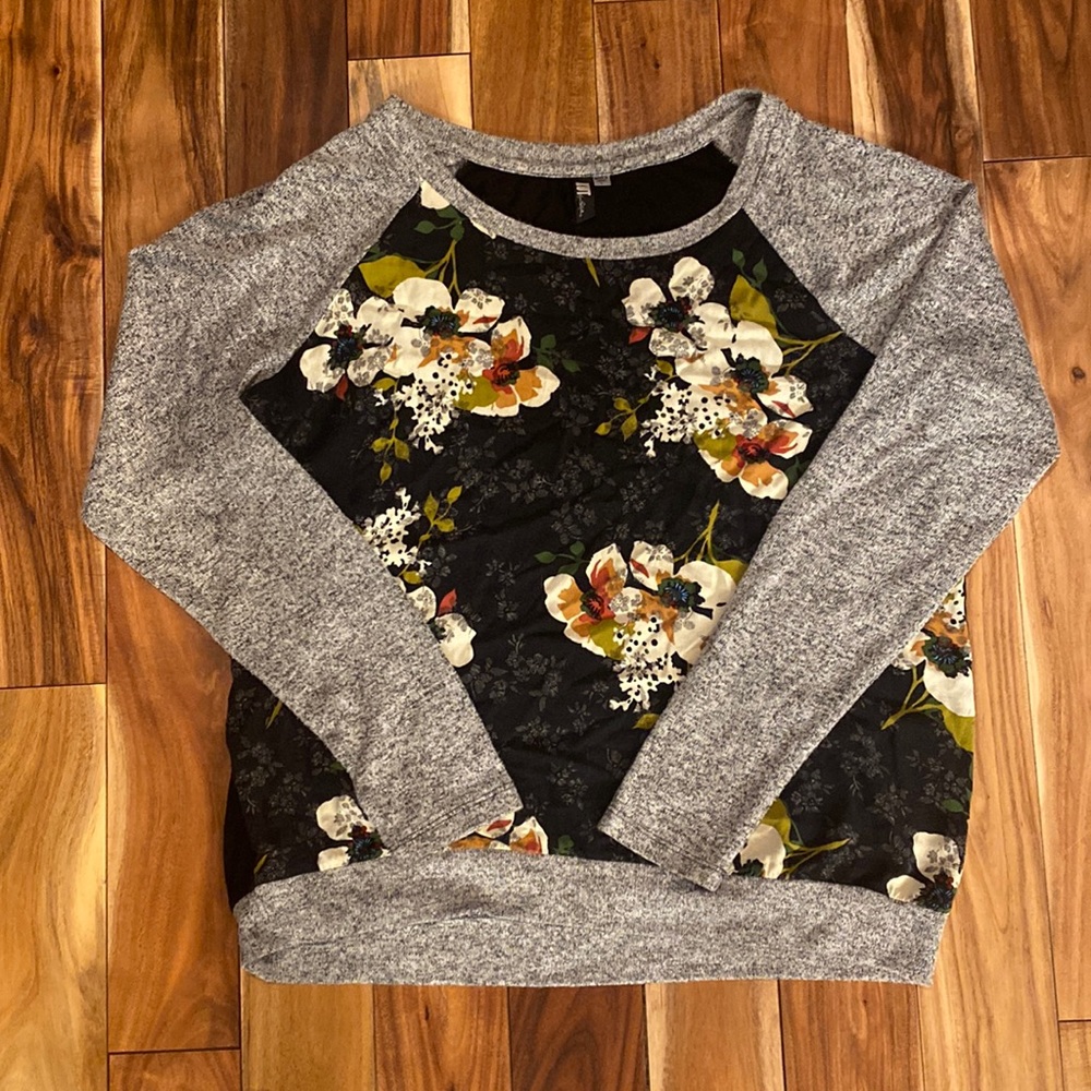 Gray and Black top with floral pattern- KUt